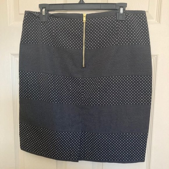 Tommy Hilfiger Skirt - Picture 2 of 10